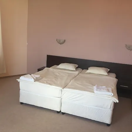 Akris Hotel