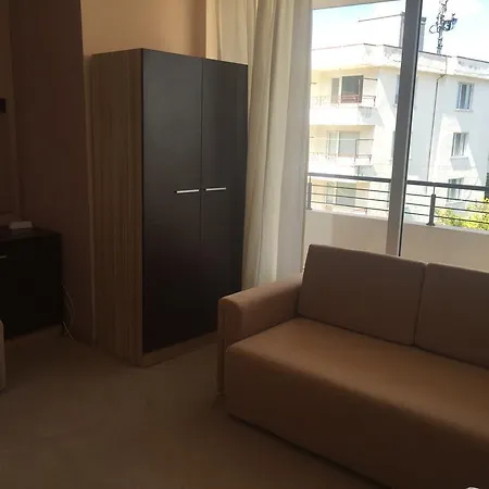 Akris 3* Obzor