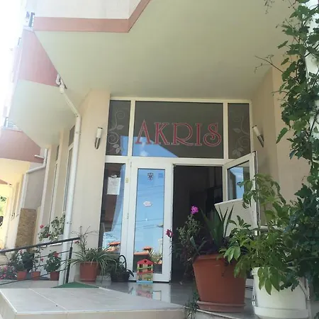 Akris Obzor